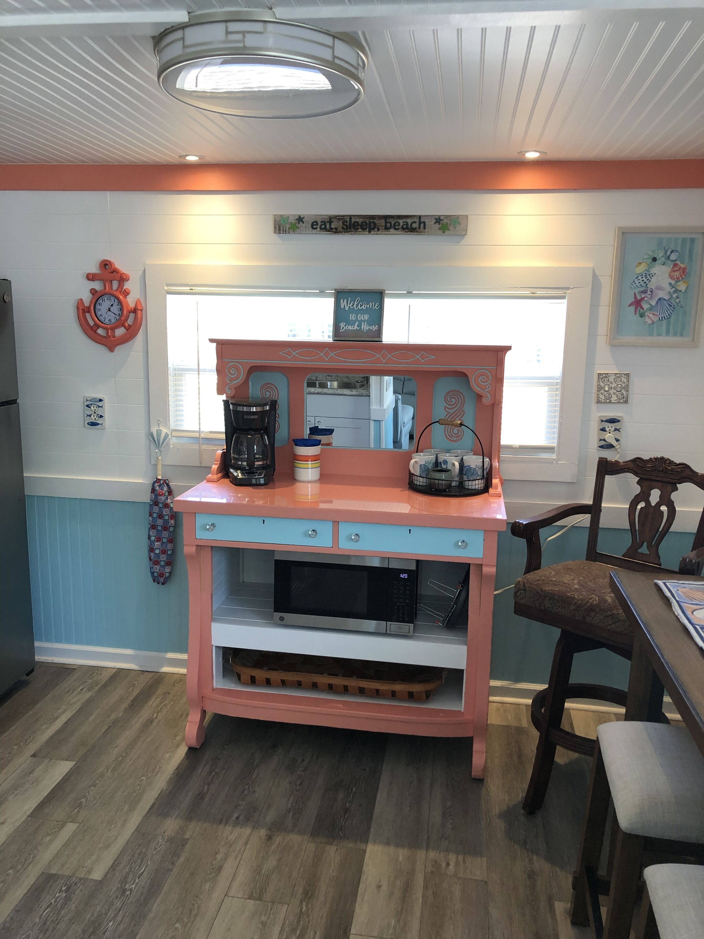 Off Island gem with pool and private boat launch available