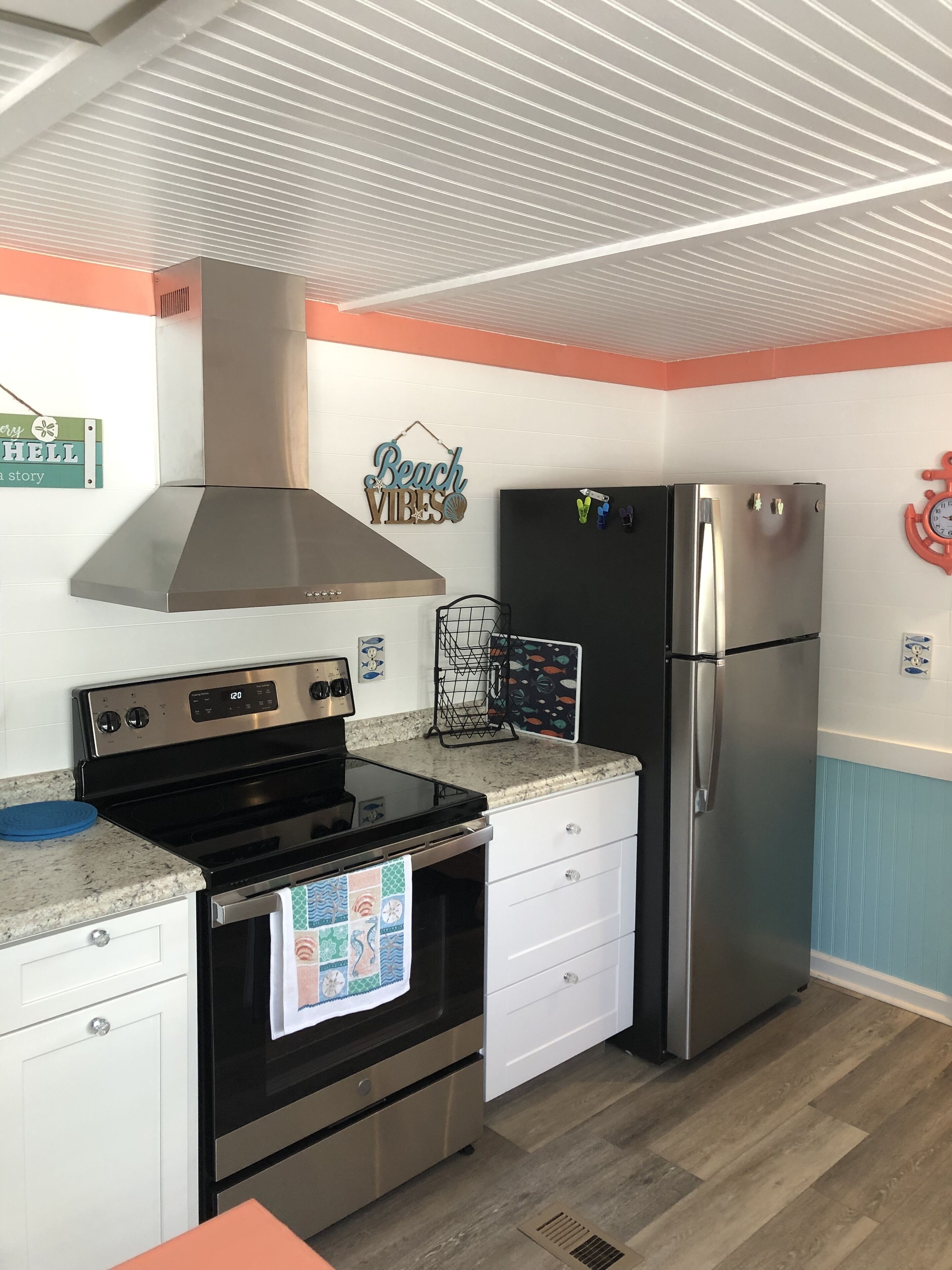 Off Island gem with pool and private boat launch available