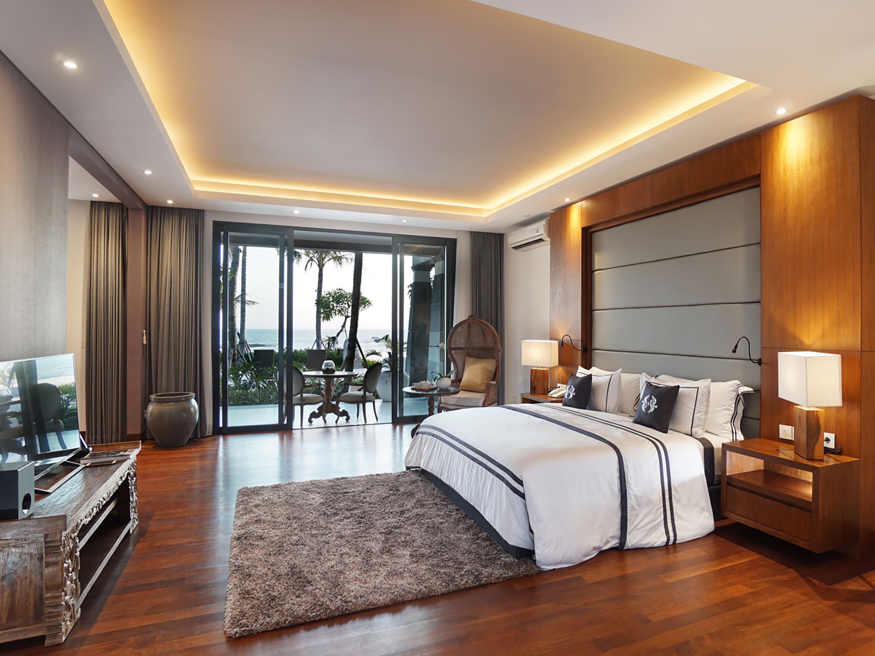 Villa, 5 Bedrooms | Desk, free WiFi, bed sheets