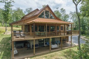 Exterior - Top-of-Wisp*6bed/6ba*Hottub* (McHenry)