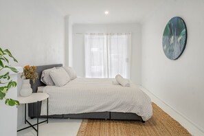 3 bedrooms, free WiFi, bed sheets - Oasis Lennox Head unit (Lennox Head)