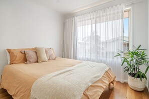 3 bedrooms, free WiFi, bed sheets