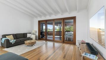 Family House | Living area | 72-inch Smart TV with digital channels, TV, Netflix