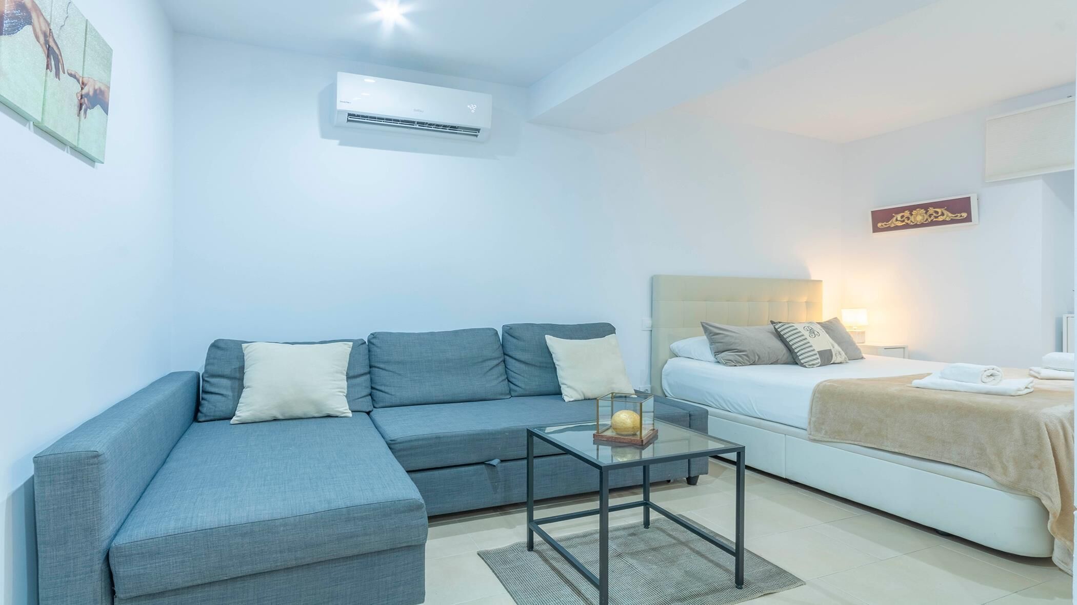 1 slaapkamer, een strijkplank/strijkijzer, internet, beddengoed