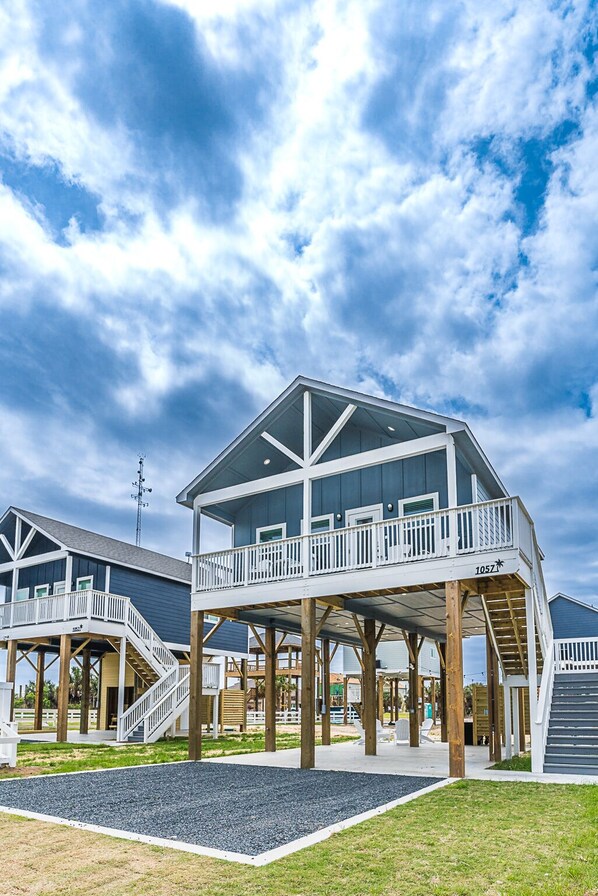 Exterior - Steps to Beach & Community Pool! (Bolivar Peninsula)