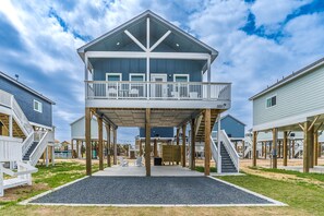 Exterior - Steps to Beach & Community Pool! (Bolivar Peninsula)