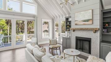 Téléviseur connecté, foyer