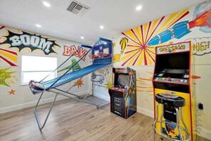 Games room - Private Villa/ BBQ, Firepit, Pool, Disney (Kissimmee)