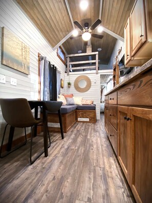 Interior - Tiny House Parker - tiny living downtown Leadville (Leadville)