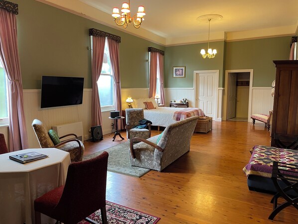 Executive Room, 1 Queen Bed, Ensuite | Egyptian cotton sheets, premium bedding, pillowtop beds - The Exchange Beaconsfield - Offering Heritage Accommodation (Beaconsfield)