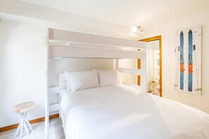 2 chambres, fer et planche à repasser, accès au Wi-Fi (inclus)