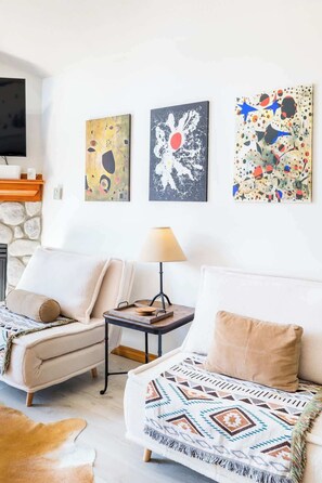 Smart TV, fireplace, offices