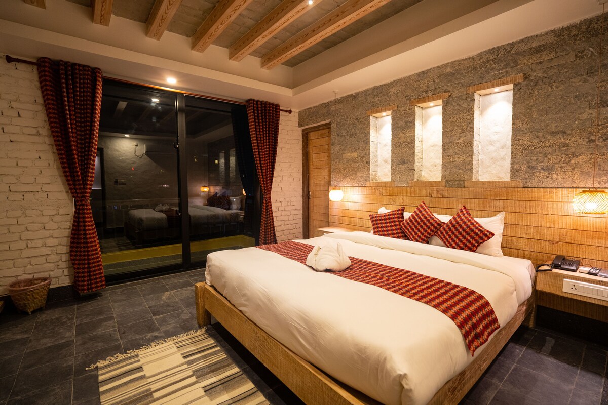 Premium bedding, down comforters, pillowtop beds, desk