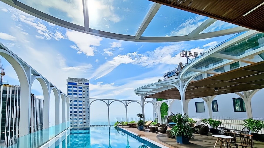 Golden Lotus Luxury Hotel Da Nang