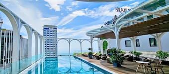 โรงแรมกอล์เด้นโลตัสหรูภูมิ Da Nang