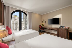 Habitación superior con 2 camas individuales, balcón, vista a la ciudad | Vista desde la habitación