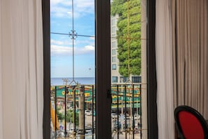 Beach/ocean view