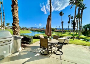 Outdoor dining - The View! Palm Desert Country Club Villa (Palm Desert)