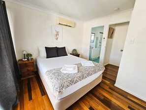 Family Apartment | Iron/ironing board, free WiFi, bed sheets - Kilcoy Motel (Kilcoy)