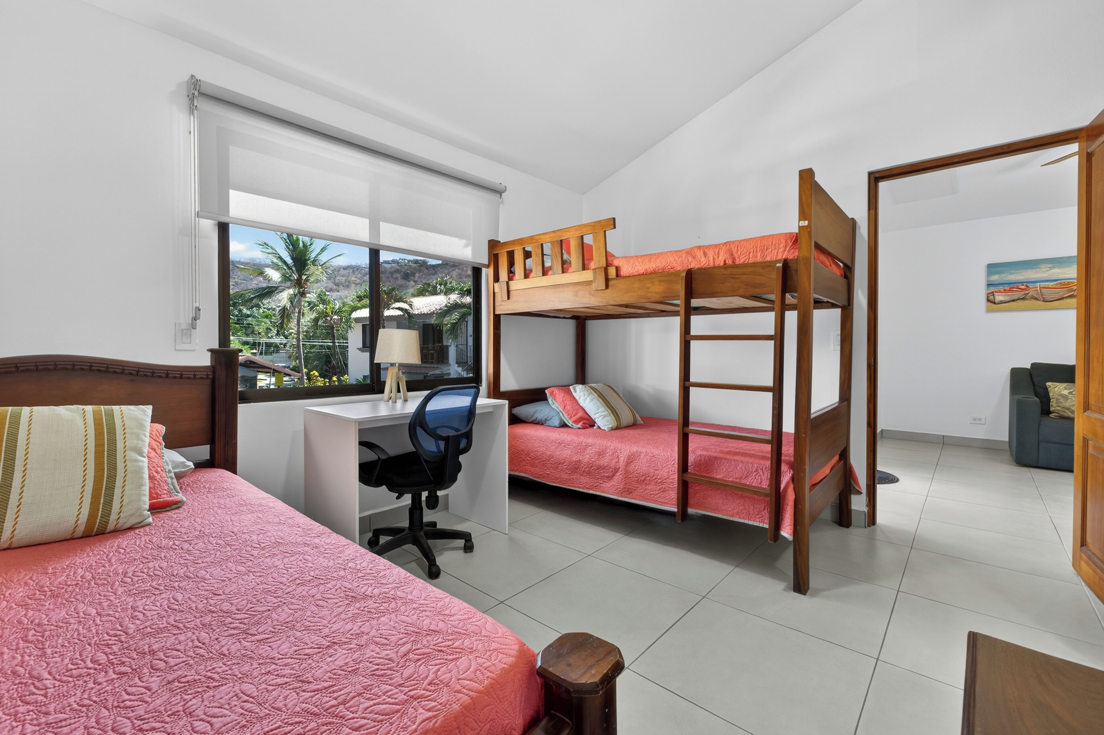 2 chambres, coffres-forts dans les chambres, bureau, Wi-Fi gratuit