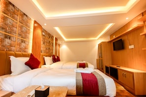 Family Room | Soundproofing, free WiFi, bed sheets - Hotel Elegant Kathmandu Inn (Kathmandu)