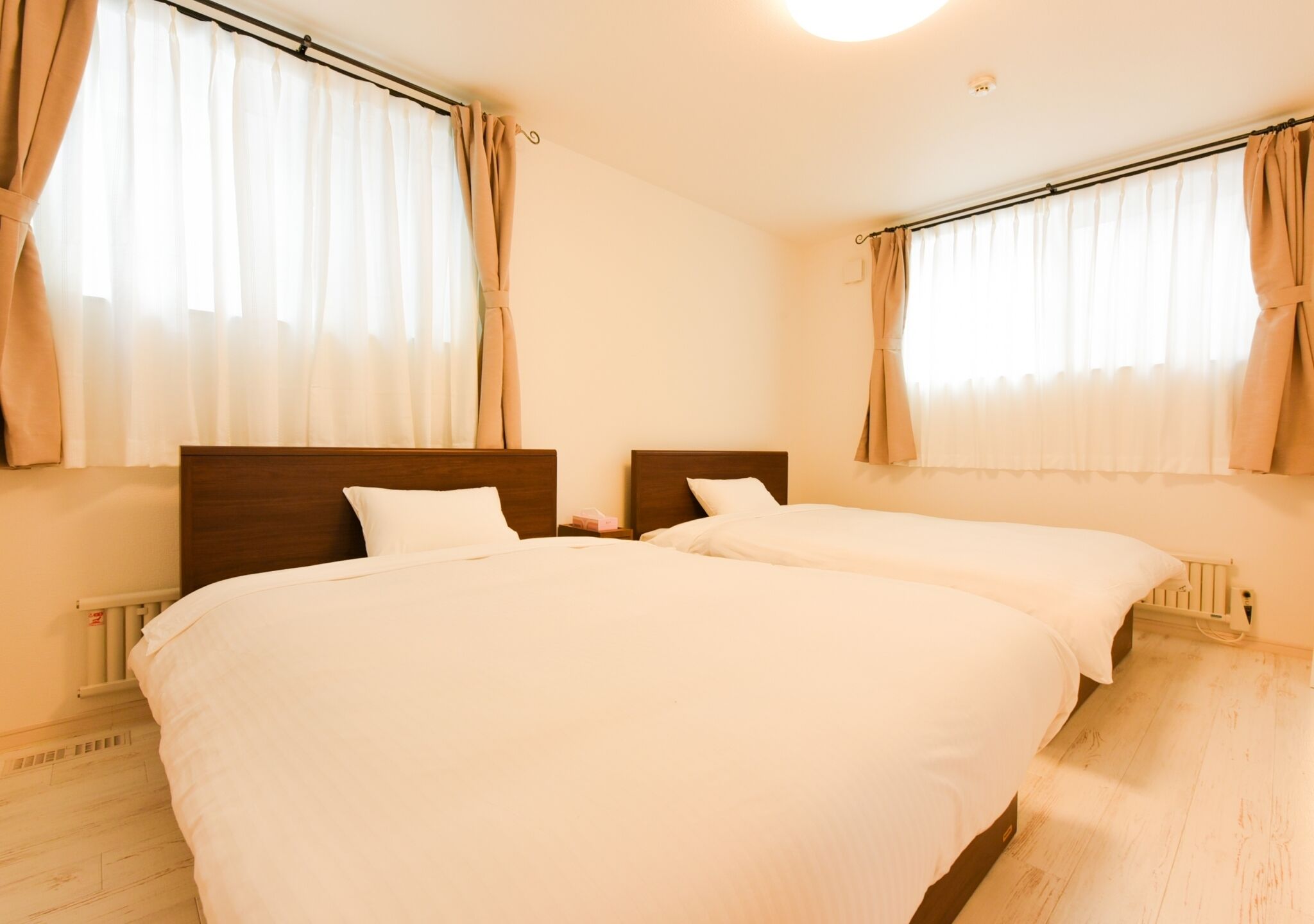 Room | 4 bedrooms, iron/ironing board, free WiFi, bed sheets