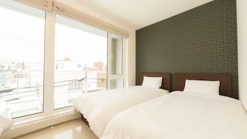 Room | 4 bedrooms, iron/ironing board, free WiFi, bed sheets