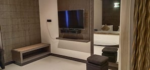 Deluxe Room | Almari pakaian