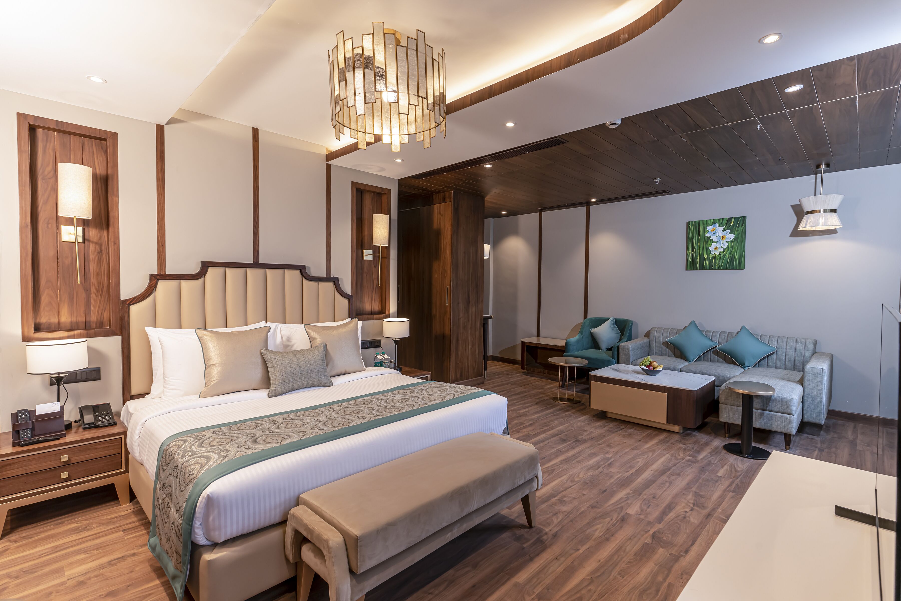 Svit Deluxe | Sängtillbehör av högsta kvalitet och värdeförvaringsskåp på rummet