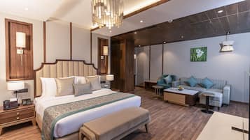 Deluxe Suite | Premium bedding, in-room safe, desk, soundproofing