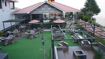 Premium Room, Valley View (Premium Valley View Room) | Bathroom | Shower, rainfall showerhead, free toiletries, hair dryer