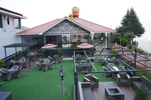 Premium Room, Valley View (Premium Valley View Room) | Bathroom | Shower, rainfall showerhead, free toiletries, hair dryer - Fortune Khajjiar - Member ITC Hotels' Group (Chamba)