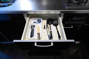 Deluxe Room | Private kitchen | Fridge, microwave, stovetop, toaster