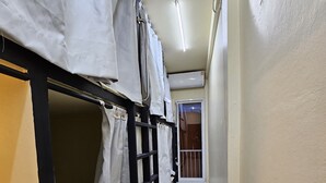 Economy Shared Dormitory, Women only | Soundproofing, WiFi (free), bed sheets - Luca hostel (Bangkok)