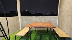Rooftop terrace - Luca hostel (Bangkok)