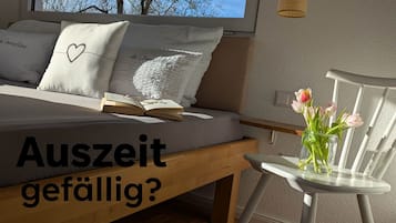 2 Schlafzimmer, Schreibtisch, Bügeleisen/Bügelbrett, Reisekinderbett