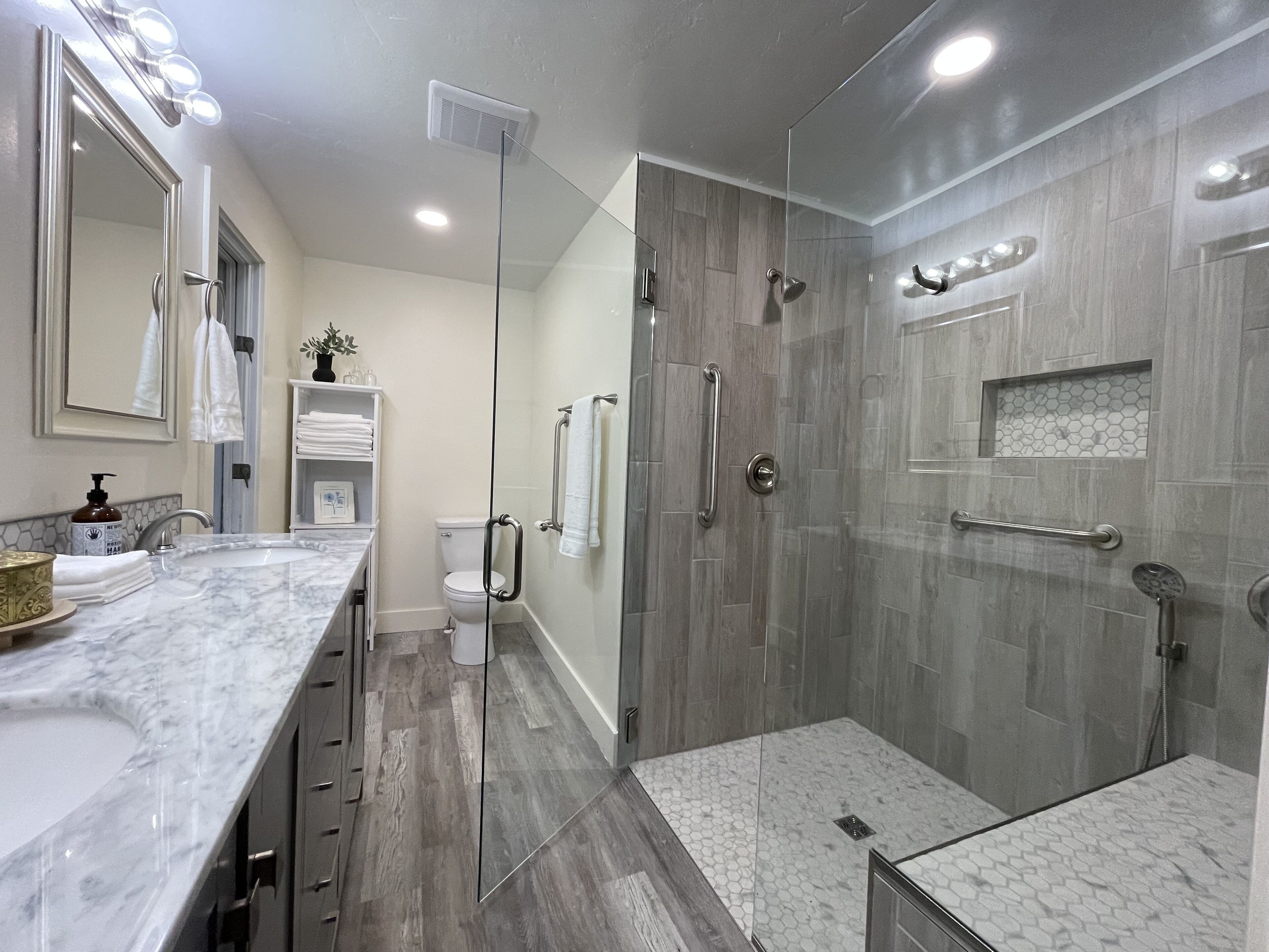 close to St. Anthony Sand Dunes, Yellowstone, Bear World, BYI-I