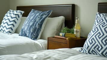 Deluxe Suite | 3 bedrooms, iron/ironing board, free WiFi, bed sheets