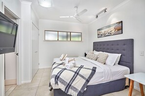 1 bedroom, iron/ironing board, free WiFi, bed sheets - Amphora 1 Bedroom Apartment 335 (Palm Cove)