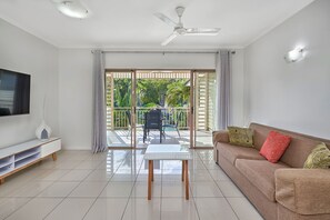Smart TV - Amphora 1 Bedroom Apartment 335 (Palm Cove)