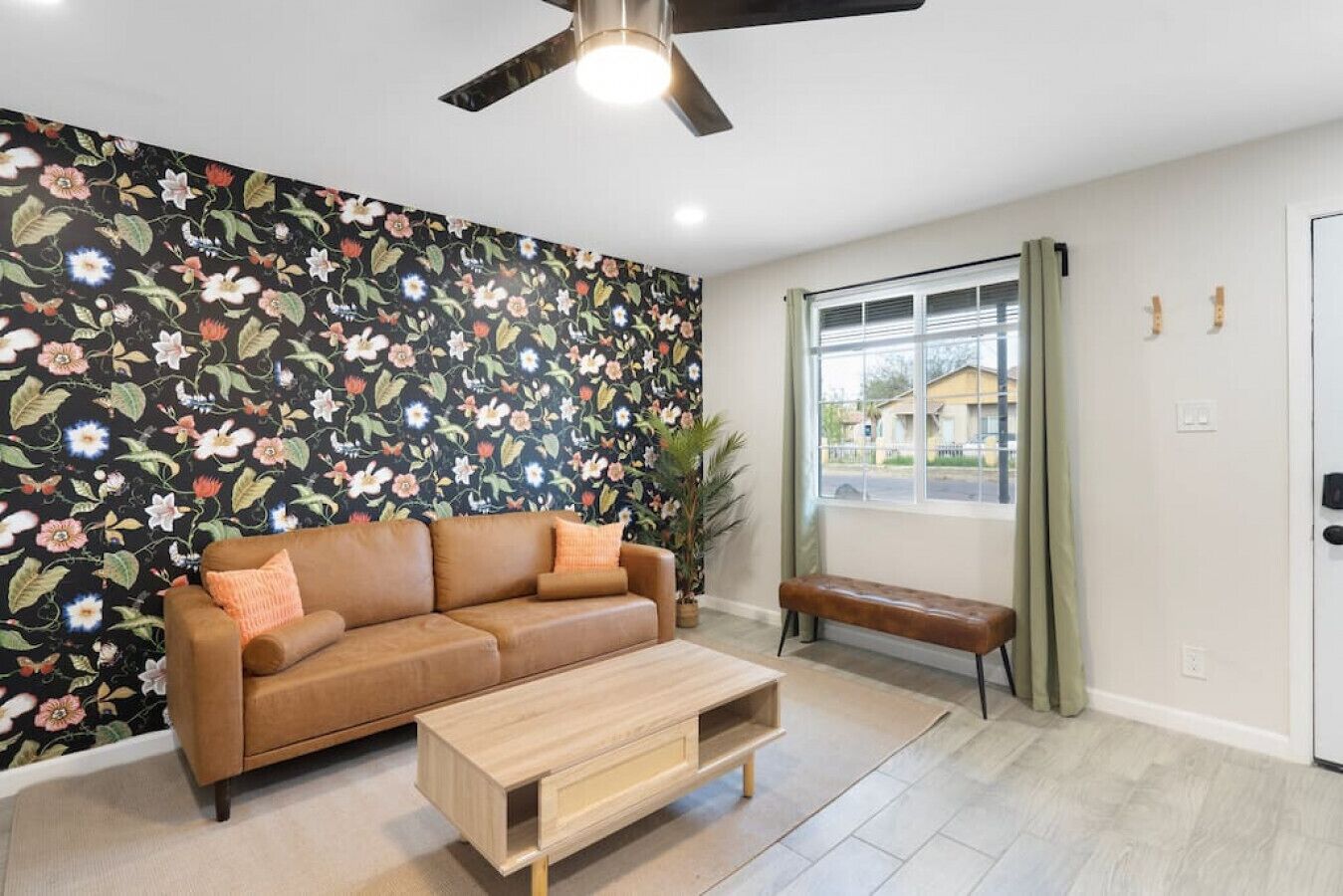 Unit 5 - 846 N 10th Ave · 2BD+TV+Wifi+FreeParking+Kitchen