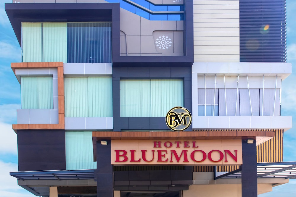 HOTEL BLUEMOON