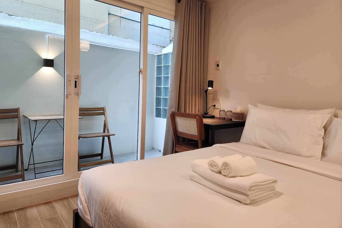 Classic Double Room | 1 bedroom, desk, blackout curtains, free WiFi