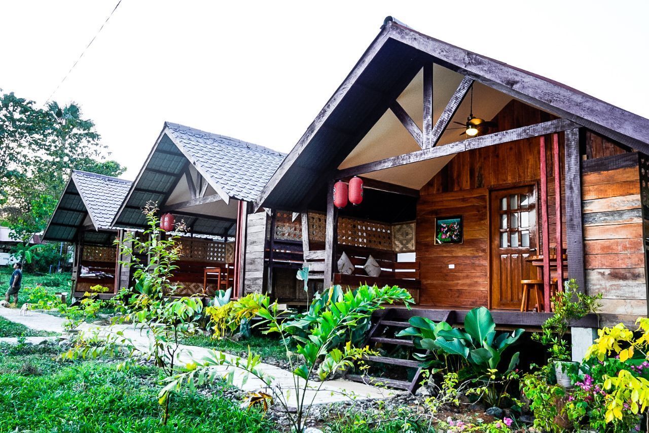 Blackout curtains, free WiFi