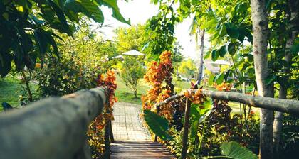 Banlaw Pool & Garden