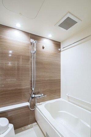 Superior Studio | Bathroom | Separate bathtub and shower, hair dryer, slippers, electronic bidet - Section L Yushima - Ueno (Tokyo)