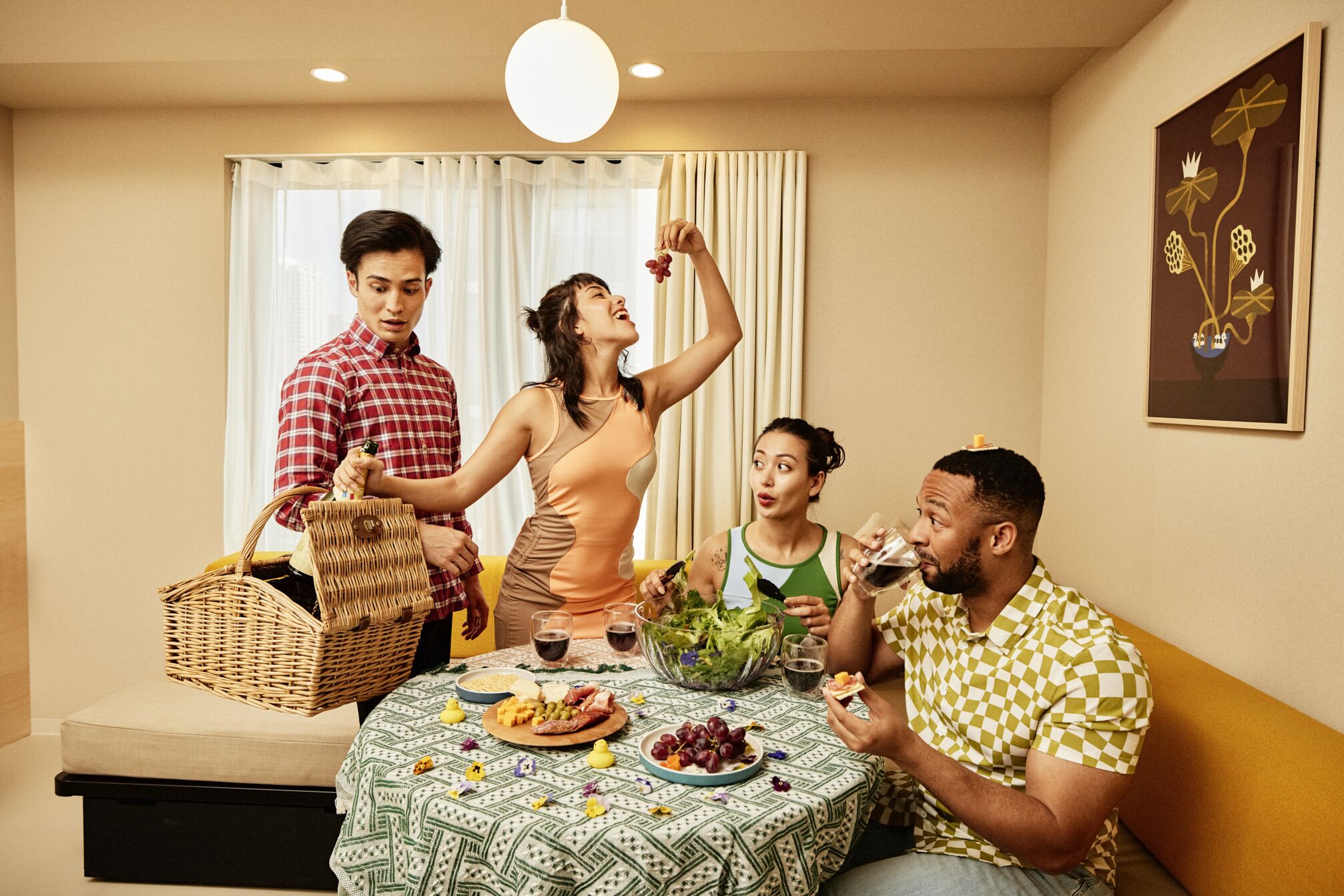 Iron/ironing board, free WiFi, bed sheets