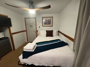 Family Cabin, Multiple Beds, Microwave - Three Pines Cabins Lodge (Big Bear Lake)