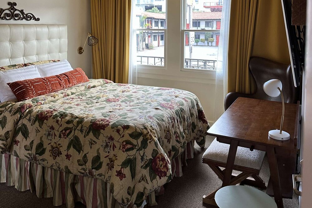 Comfy Room in Marina Close to Presidio with Parking