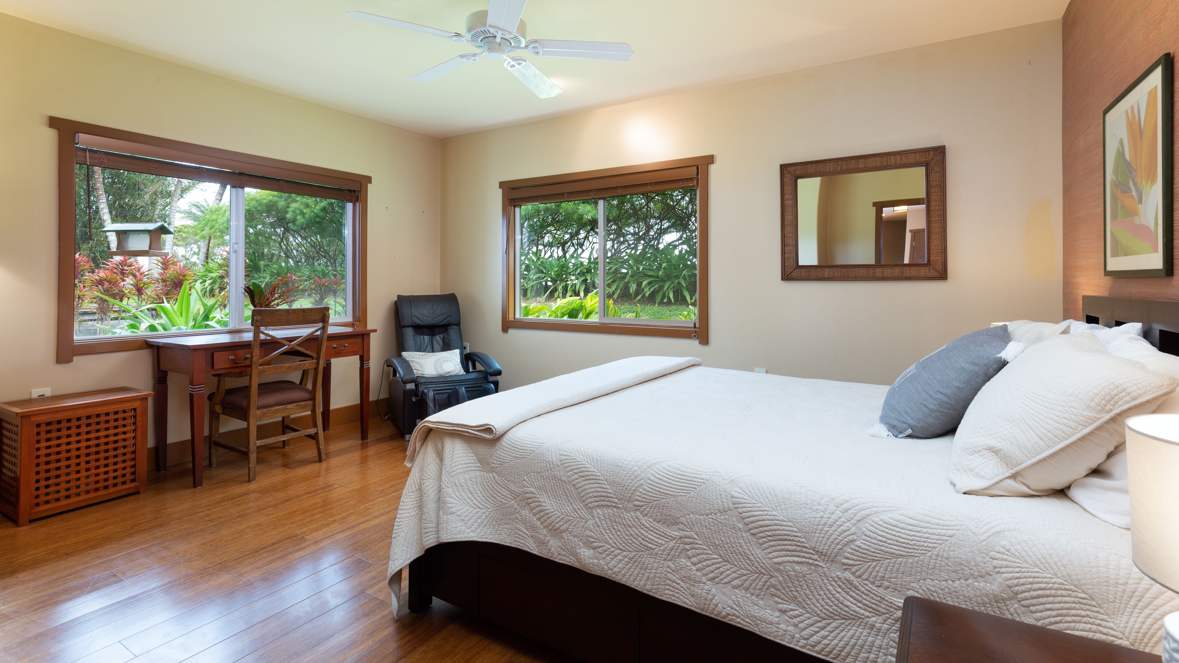 23 Acre Farm 8 Beds with Ocean Views